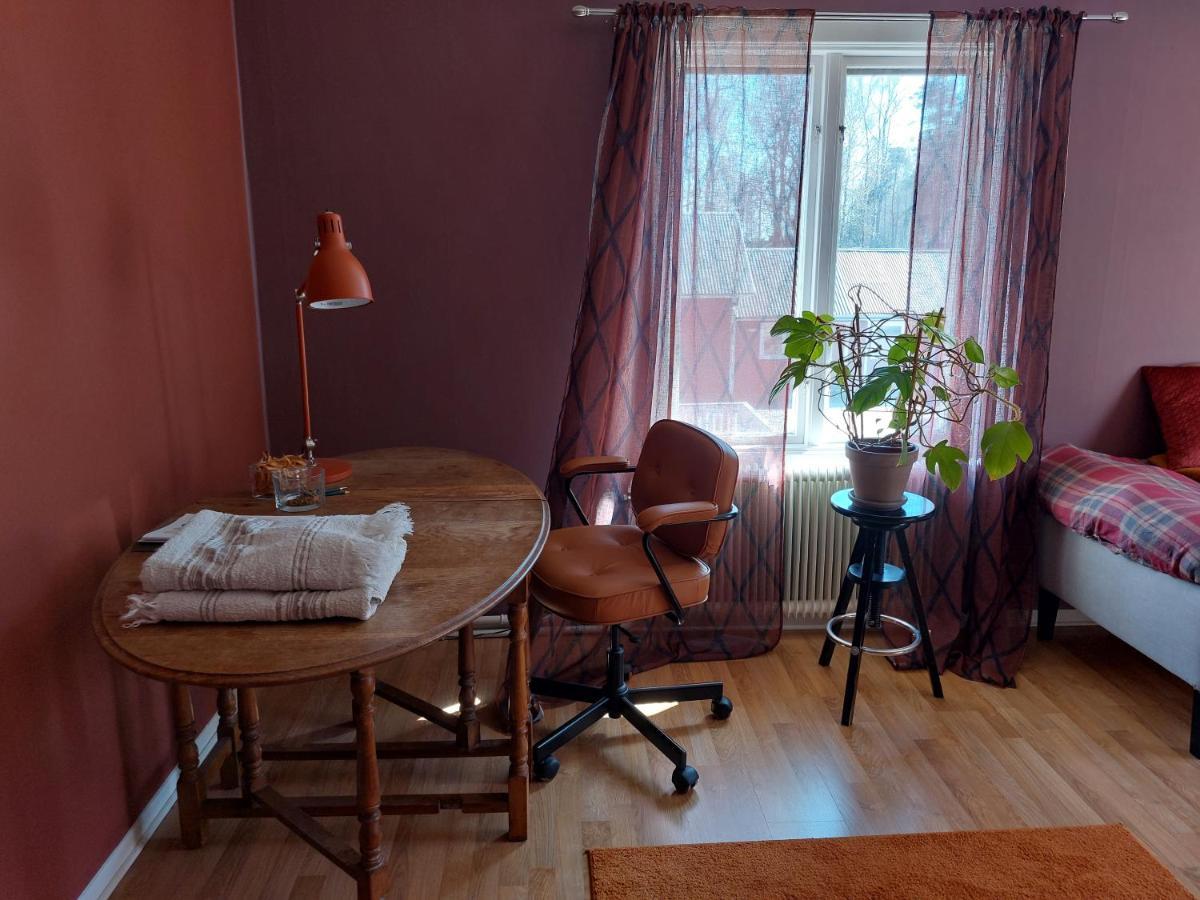 Flora Dekor Gaestgard, Lenagarden Pensionat Alingsås Eksteriør billede