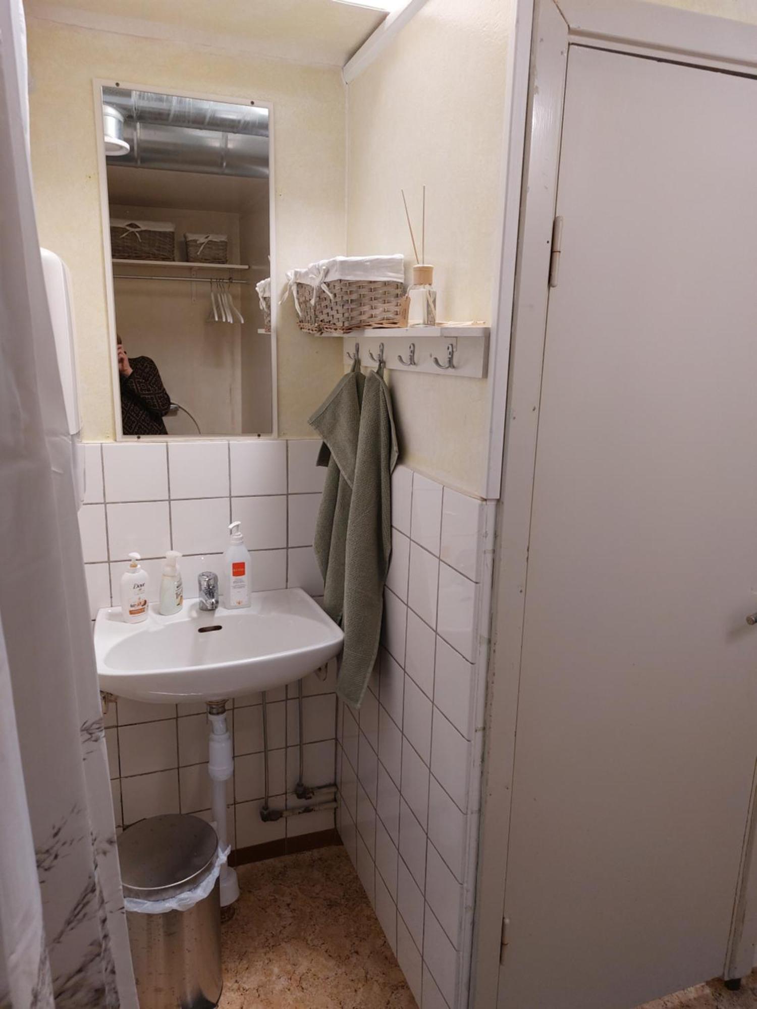 Flora Dekor Gaestgard, Lenagarden Pensionat Alingsås Eksteriør billede